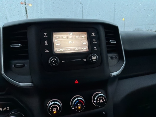 RAM 1500 Lone Star 4x2 Quad Cab 6'4" Box 2022