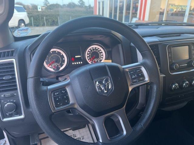 RAM 1500 Classic SLT 4x2 Crew Cab 5'7" Box 2022