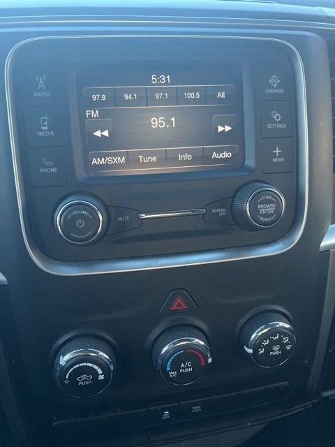 RAM 1500 Classic SLT 4x2 Crew Cab 5'7" Box 2022