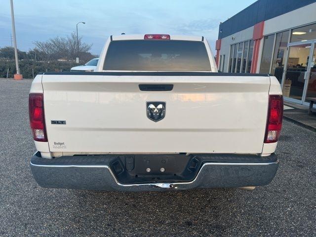 RAM 1500 Classic SLT 4x2 Crew Cab 5'7" Box 2022