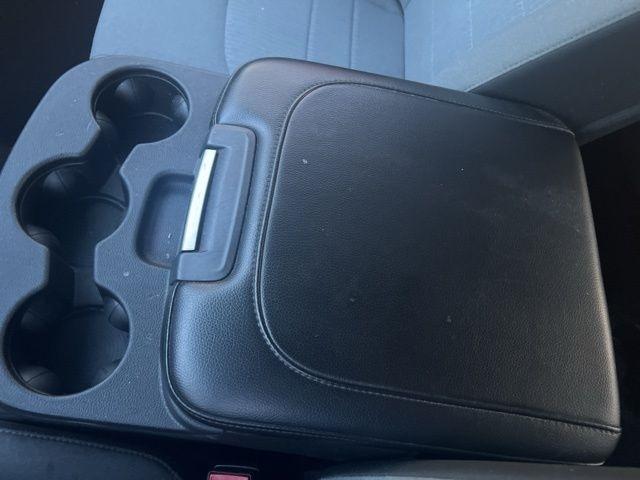 RAM 1500 Classic SLT 4x2 Crew Cab 5'7" Box 2022