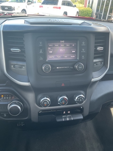 RAM 1500 Big Horn 4x2 Crew Cab 6'4" Box 2020