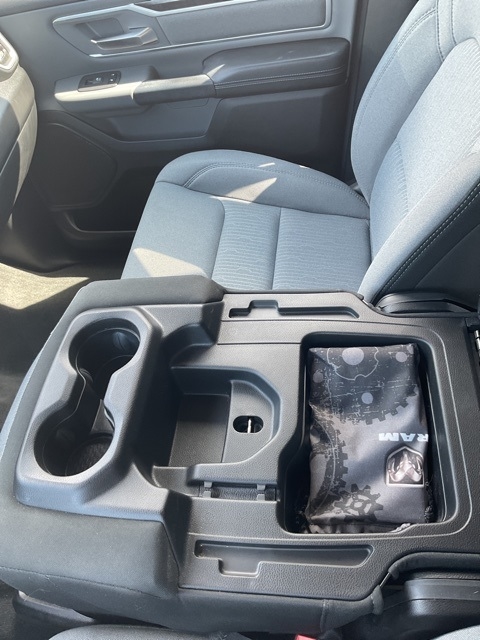 RAM 1500 Big Horn 4x2 Crew Cab 6'4" Box 2020