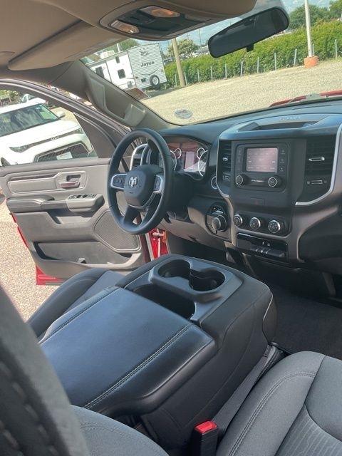 RAM 1500 Big Horn 4x2 Crew Cab 6'4" Box 2020