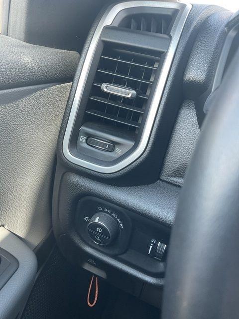 RAM 1500 Big Horn 4x2 Crew Cab 6'4" Box 2020