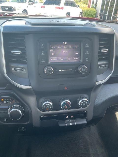 RAM 1500 Big Horn 4x2 Crew Cab 6'4" Box 2020