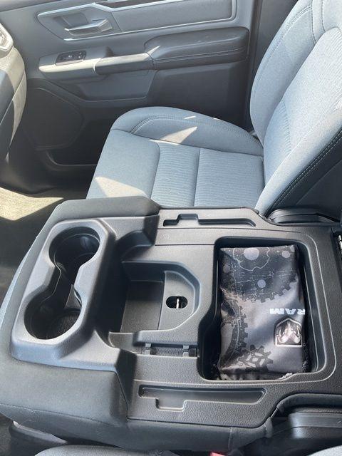 RAM 1500 Big Horn 4x2 Crew Cab 6'4" Box 2020