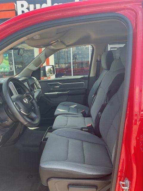 RAM 1500 Big Horn 4x2 Crew Cab 6'4" Box 2020