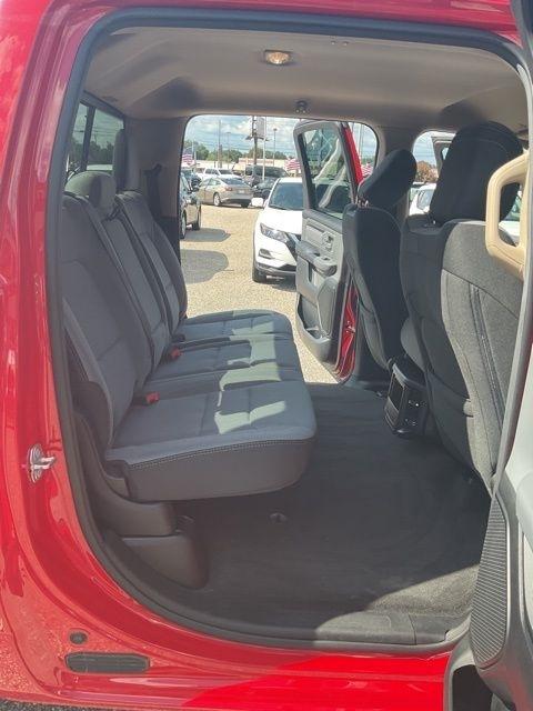 RAM 1500 Big Horn 4x2 Crew Cab 6'4" Box 2020