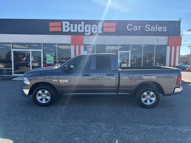 RAM 1500 Classic Tradesman 4x2 Quad Cab 6'4" Box 2019