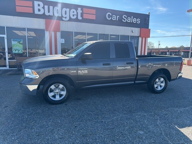 RAM 1500 Classic Tradesman 4x2 Quad Cab 6'4" Box 2019
