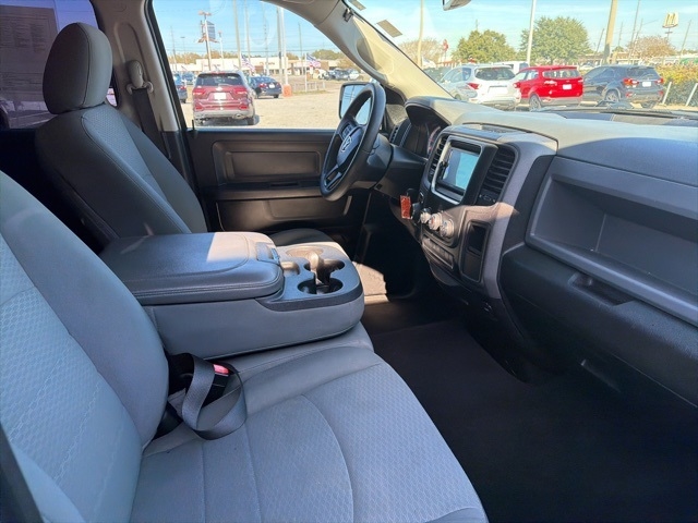 RAM 1500 Classic Tradesman 4x2 Quad Cab 6'4" Box 2019