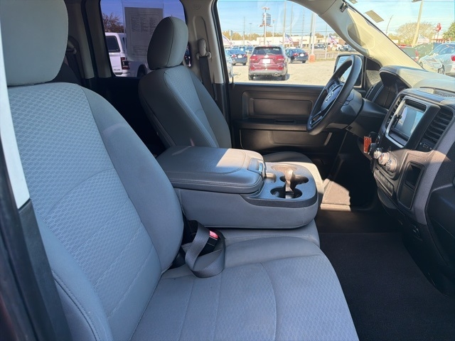 RAM 1500 Classic Tradesman 4x2 Quad Cab 6'4" Box 2019