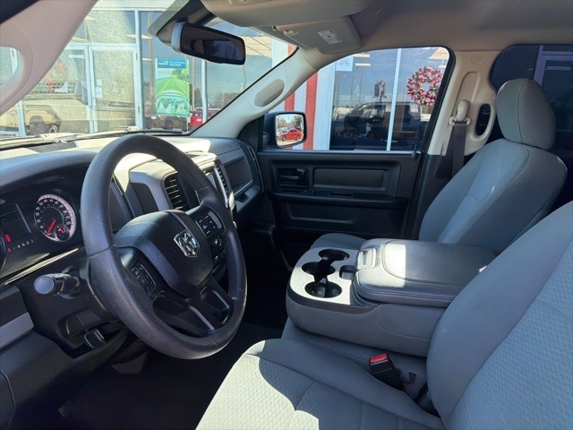 RAM 1500 Classic Tradesman 4x2 Quad Cab 6'4" Box 2019