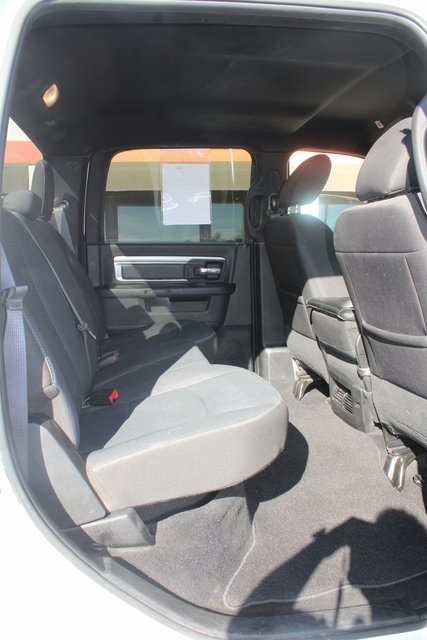 RAM 1500 Classic Warlock 4x2 Crew Cab 5'7" Box 2024