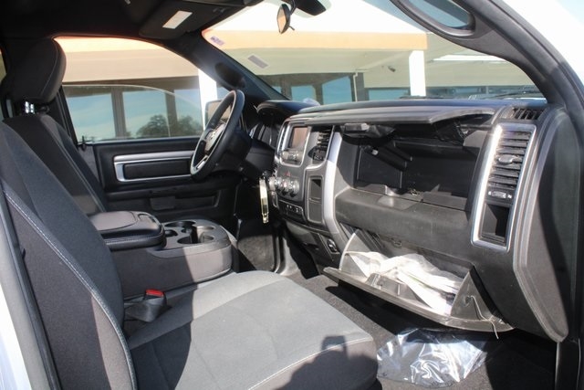 RAM 1500 Classic Warlock 4x2 Crew Cab 5'7" Box 2024