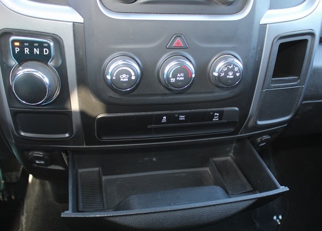 RAM 1500 Classic Warlock 4x2 Crew Cab 5'7" Box 2024