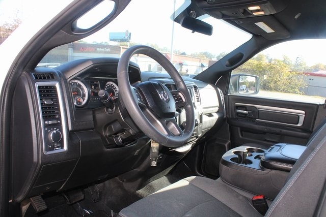 RAM 1500 Classic Warlock 4x2 Crew Cab 5'7" Box 2024