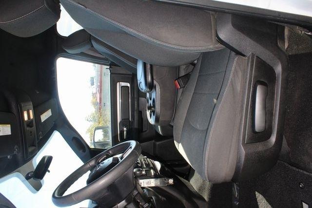 RAM 1500 Classic Warlock 4x2 Crew Cab 5'7" Box 2024