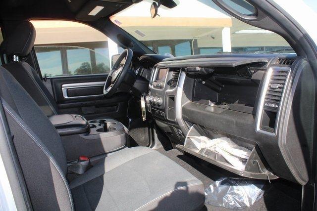 RAM 1500 Classic Warlock 4x2 Crew Cab 5'7" Box 2024