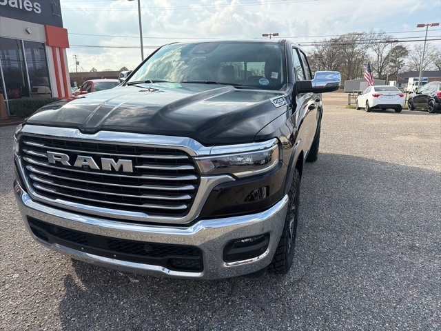 RAM 1500 Laramie 4x4 Crew Cab 5'7" Box 2025