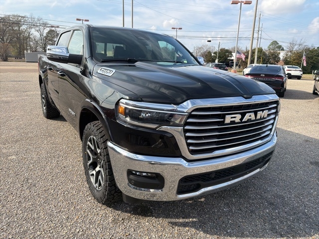 RAM 1500 Laramie 4x4 Crew Cab 5'7" Box 2025