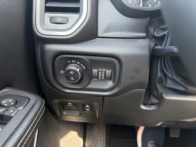 RAM 1500 Laramie 4x4 Crew Cab 5'7" Box 2025