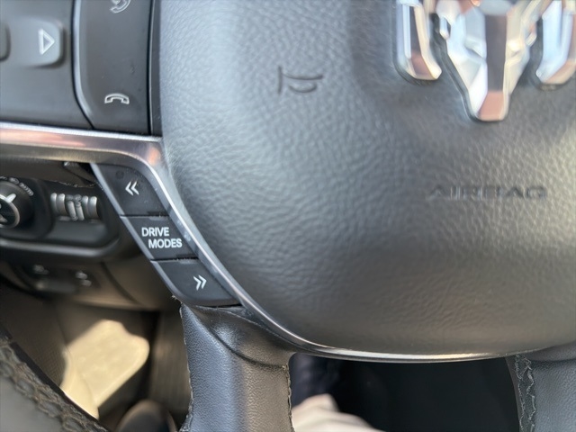 RAM 1500 Laramie 4x4 Crew Cab 5'7" Box 2025