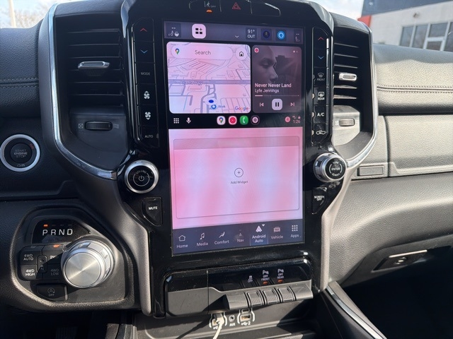 RAM 1500 Laramie 4x4 Crew Cab 5'7" Box 2025