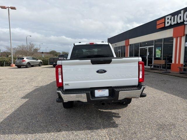 Ford Super Duty F-250 SRW King Ranch 4WD Crew Cab 8' Box 2024