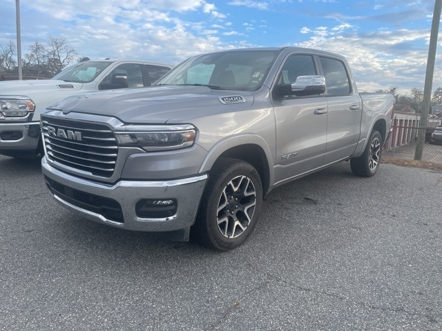 RAM 1500 Laramie 4x4 Crew Cab 5'7" Box 2025