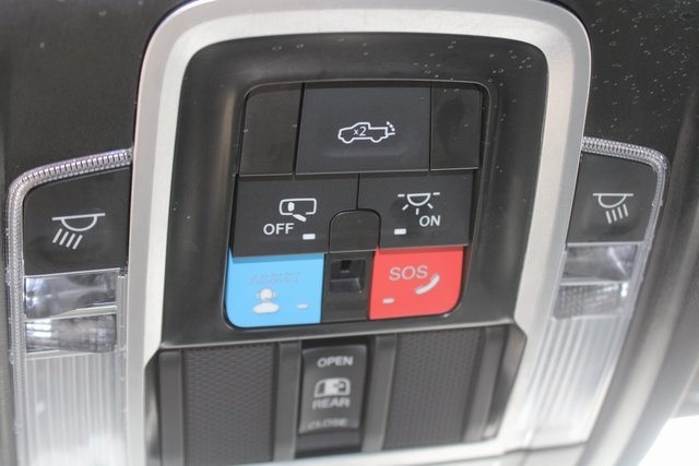 RAM 1500 Laramie 4x4 Crew Cab 5'7" Box 2025