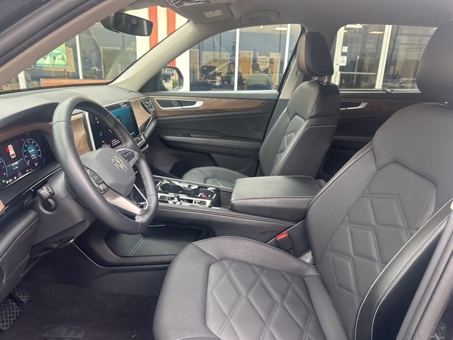 Volkswagen Atlas 2.0T SE w/Technology FWD 2024