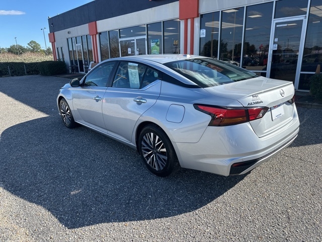 Nissan Altima 2.5 SV Sedan 2024