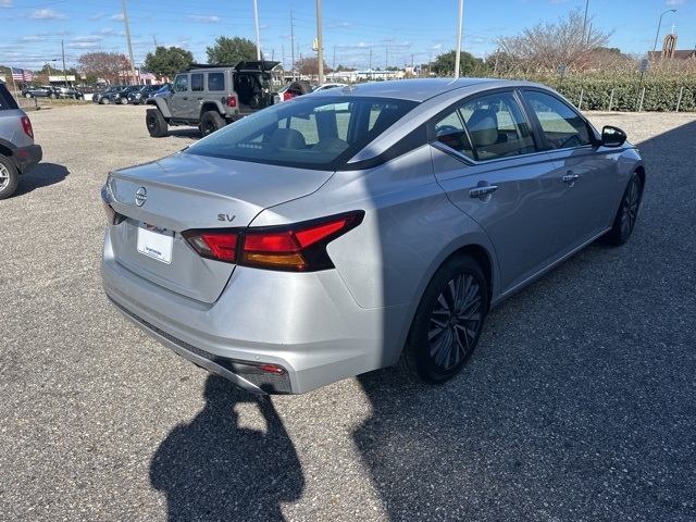 Nissan Altima 2.5 SV Sedan 2024