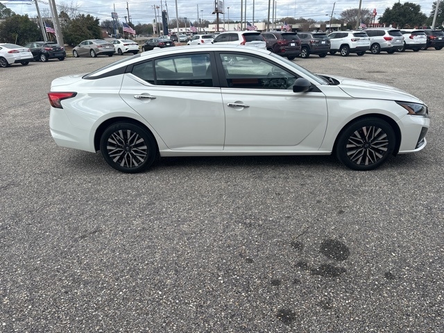 Nissan Altima 2.5 SV Sedan 2024