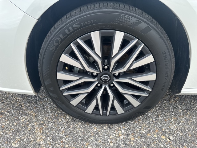 Nissan Altima 2.5 SV Sedan 2024