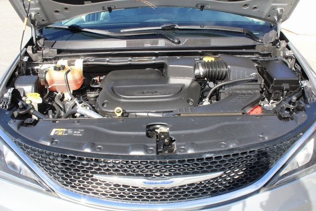 Chrysler Pacifica Touring L FWD 2020