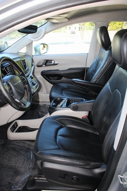 Chrysler Pacifica Touring L FWD 2020