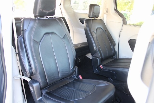 Chrysler Pacifica Touring L FWD 2020