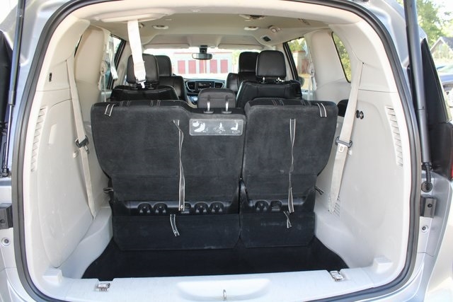 Chrysler Pacifica Touring L FWD 2020