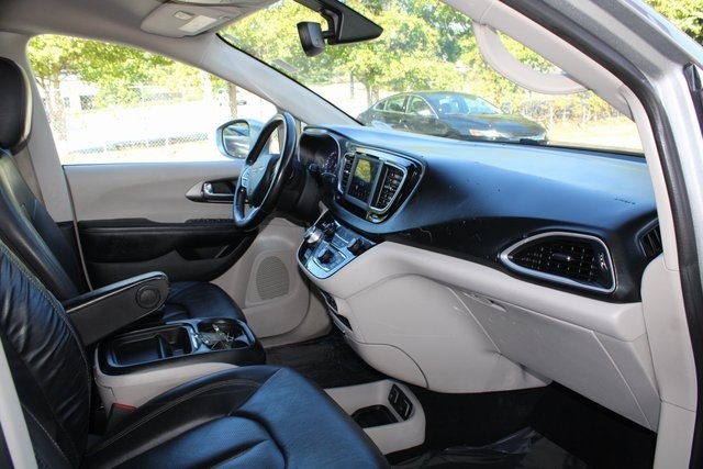 Chrysler Pacifica Touring L FWD 2020