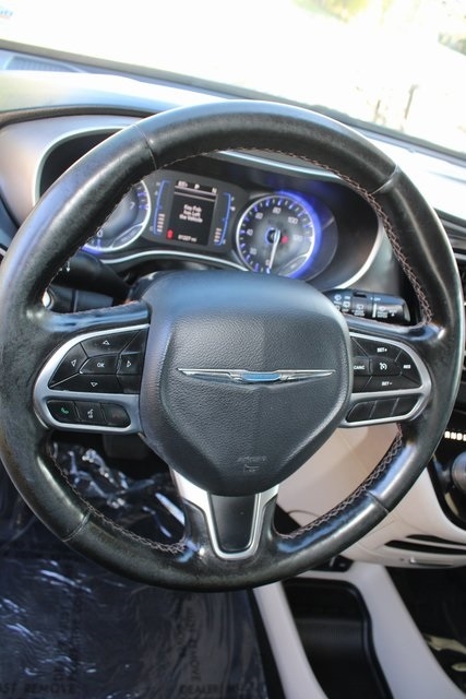 Chrysler Pacifica Touring L FWD 2020