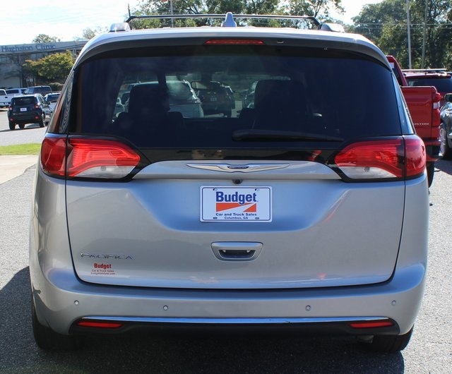 Chrysler Pacifica Touring L FWD 2020