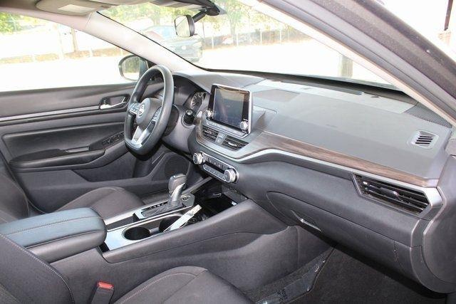 Nissan Altima 2.5 SV Sedan 2024