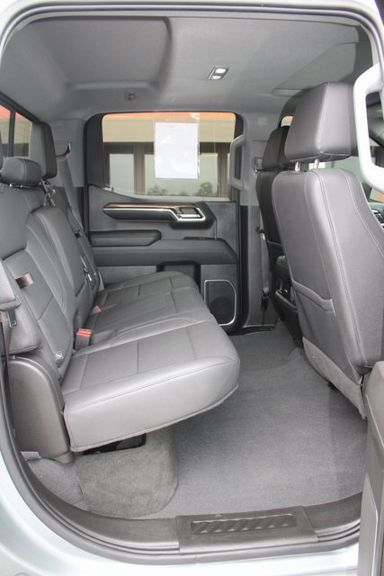 Chevrolet Silverado 1500 4WD Crew Cab 147" RST 2023