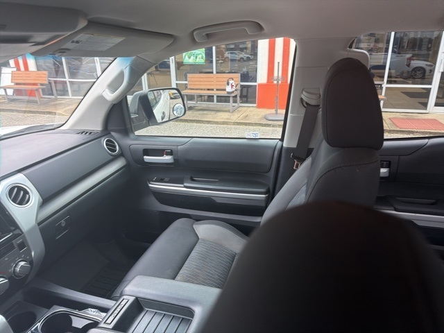 Toyota Tundra 2WD Truck Double Cab 5.7L V8 6-Spd AT SR5 (Natl) 2014