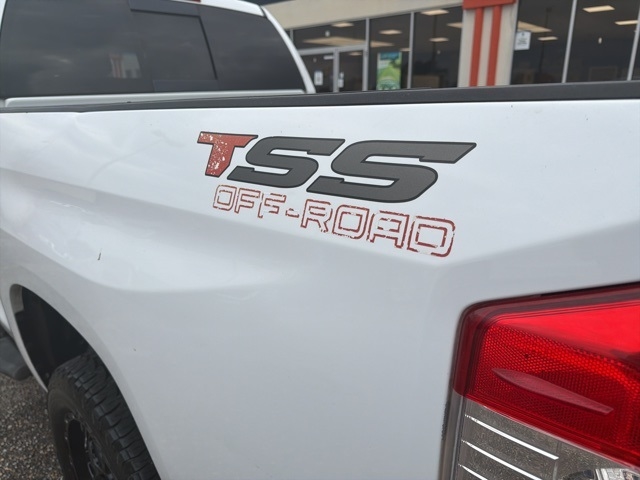 Toyota Tundra 2WD Truck Double Cab 5.7L V8 6-Spd AT SR5 (Natl) 2014