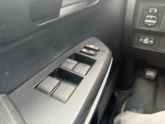 Toyota Tundra 2WD Truck Double Cab 5.7L V8 6-Spd AT SR5 (Natl) 2014