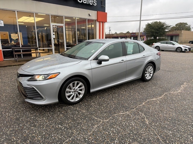 Toyota Camry LE Auto (Natl) 2024